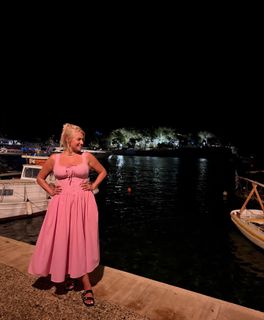 Nancy Paradeisanou feet photo thumbnail