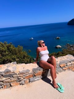 Nancy Paradeisanou feet photo thumbnail