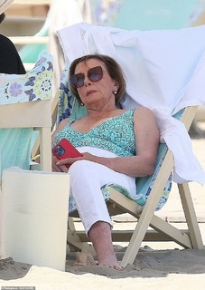 Nancy Pelosi feet photo thumbnail