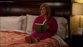 Nancy Travis feet photo thumbnail