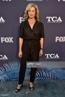 Nancy Travis feet photo thumbnail