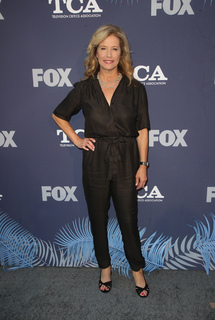 Nancy Travis feet photo thumbnail