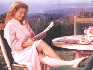 Nancy Travis feet photo thumbnail