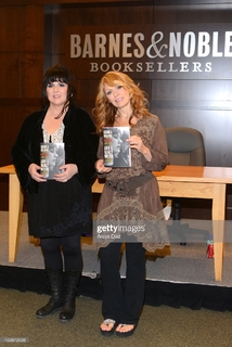 Nancy Wilson feet photo 15