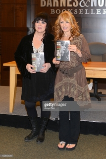 Nancy Wilson feet photo 14