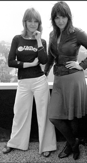 Nancy Wilson feet photo 11