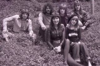Nancy Wilson feet photo 6