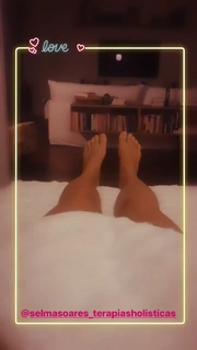 Nanda Costa feet photo 1