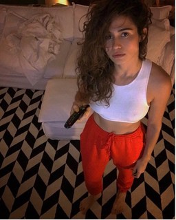 Nanda Costa feet photo 8
