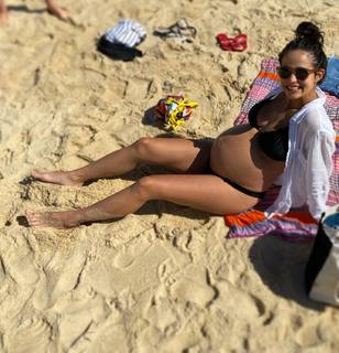 Nanda Costa feet photo 2