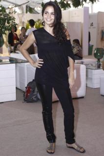 Nanda Costa feet photo 4