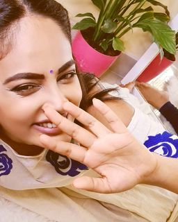 Nandita Shwetha feet photo 17