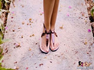 Nany Tovar feet photo 1