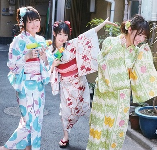 Nao Tôyama feet photo 3