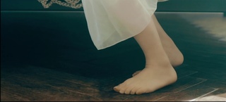Nao Tôyama feet photo 9