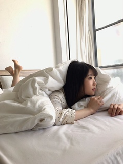 Nao Tôyama feet photo 1