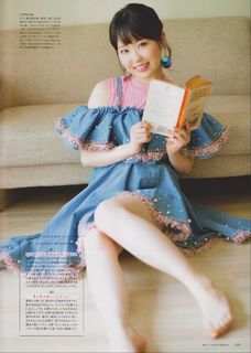 Nao Tôyama feet photo 9
