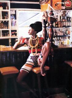 Naomi Campbell feet photo thumbnail