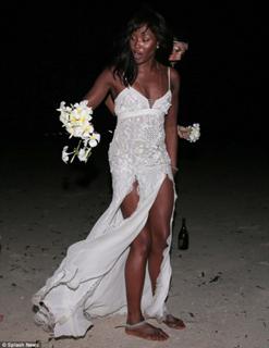 Naomi Campbell feet photo thumbnail