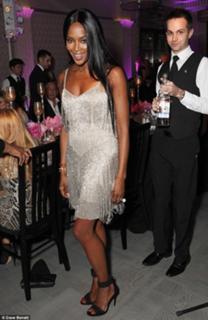Naomi Campbell feet photo thumbnail