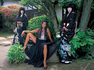 Naomi Campbell feet photo thumbnail