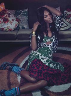 Naomi Campbell feet photo thumbnail