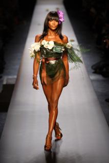 Naomi Campbell feet photo thumbnail