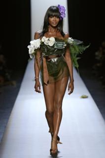 Naomi Campbell feet photo thumbnail