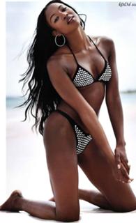Naomi Campbell feet photo thumbnail