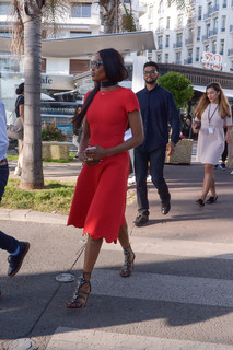 Naomi Campbell feet photo thumbnail
