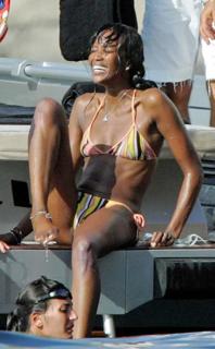 Naomi Campbell feet photo thumbnail