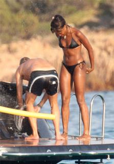 Naomi Campbell feet photo thumbnail