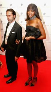 Naomi Campbell feet photo thumbnail