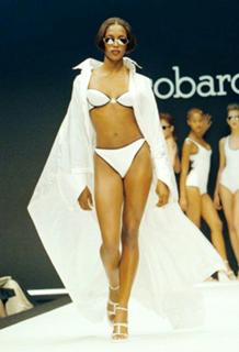 Naomi Campbell feet photo thumbnail