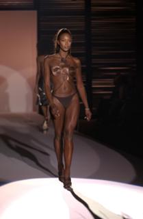 Naomi Campbell feet photo thumbnail