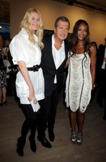 Naomi Campbell feet photo thumbnail
