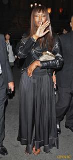 Naomi Campbell feet photo thumbnail