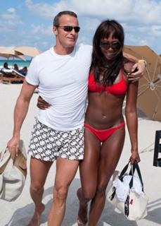 Naomi Campbell feet photo thumbnail