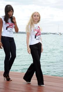 Naomi Campbell feet photo thumbnail