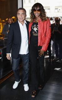 Naomi Campbell feet photo thumbnail