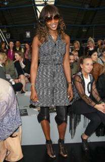 Naomi Campbell feet photo thumbnail