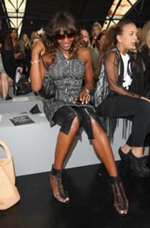 Naomi Campbell feet photo thumbnail