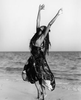 Naomi Campbell feet photo thumbnail