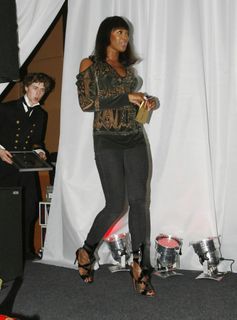 Naomi Campbell feet photo 9