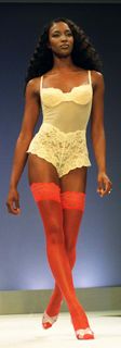 Naomi Campbell feet photo 4
