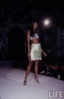 Naomi Campbell feet photo 18