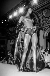 Naomi Campbell feet photo 5