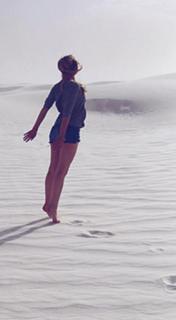 Naomi Kyle feet photo thumbnail