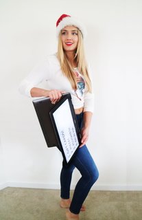 Naomi Kyle feet photo thumbnail