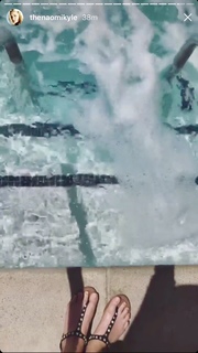 Naomi Kyle feet photo thumbnail